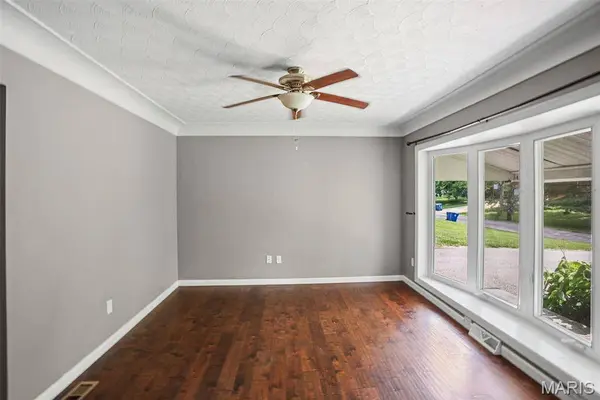 31 Grainey DR, Glen Carbon, IL 62034