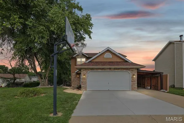 1009 Robert DR