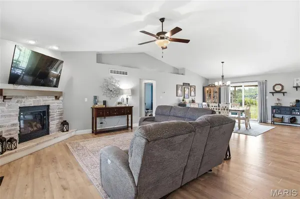 3099 Final DR, Highland, IL 62249