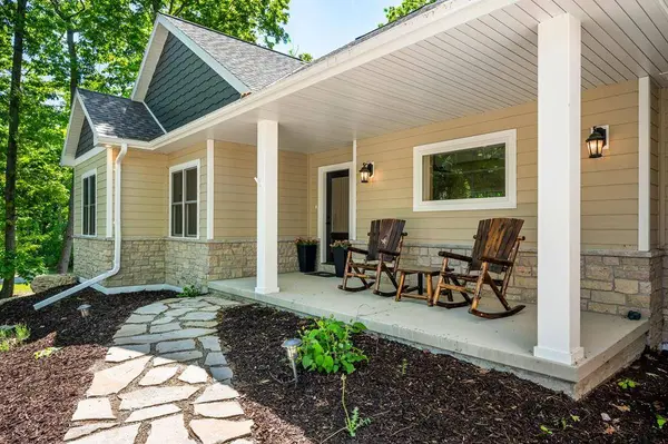 7886 Apple Ridge Rd, Egg Harbor, WI 54209