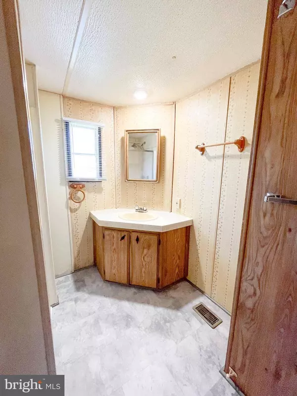 170 PINECREST DR #63, Williamsport, PA 17701