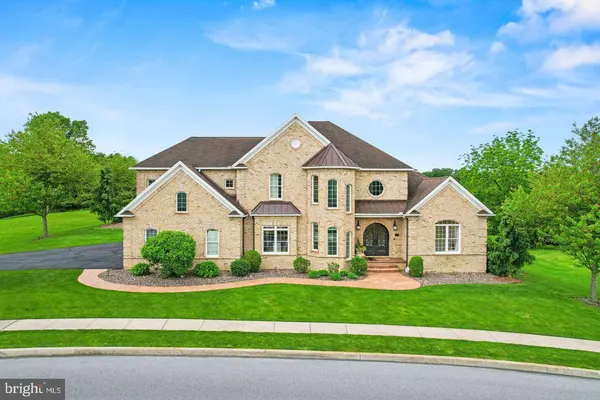 740 HAMPTON CT