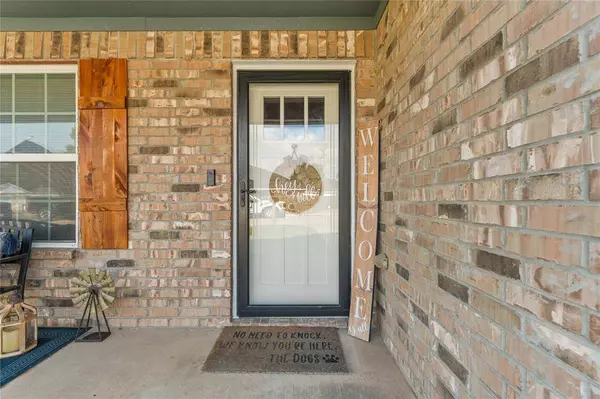 622 Powers Street, Lacy Lakeview, TX 76705