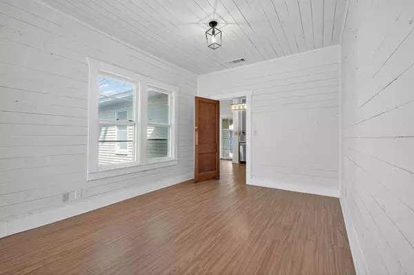 503 N Avenue I, Clifton, TX 76634