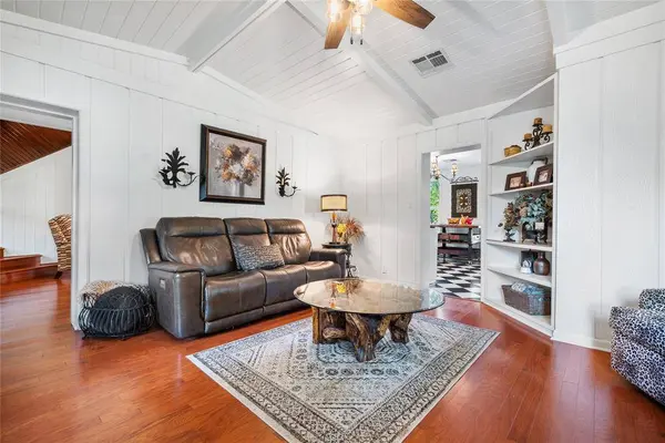 415 N Avenue I, Clifton, TX 76634