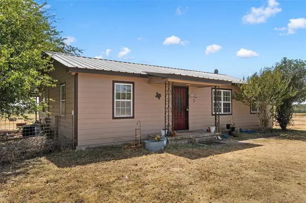 3370 County Road 303, Oglesby, TX 76561