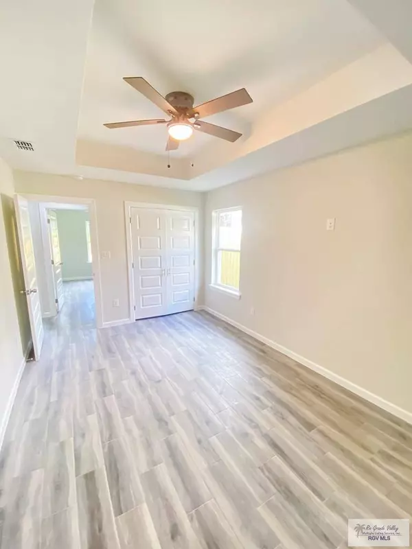 5087 Mckenzie Ln., Brownsville, TX 78521