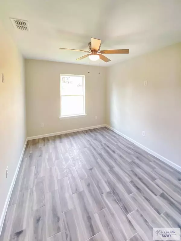 5087 Mckenzie Ln., Brownsville, TX 78521