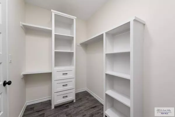 9396 Queen Palm, Los Fresnos, TX 78566