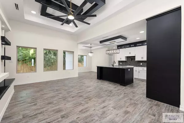 9396 Queen Palm, Los Fresnos, TX 78566