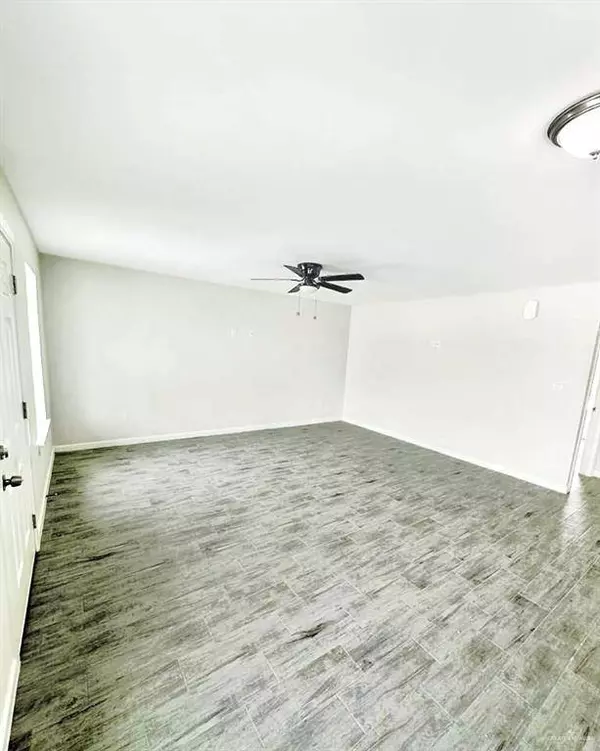 925 N Iowa AVE, Brownsville, TX 78521