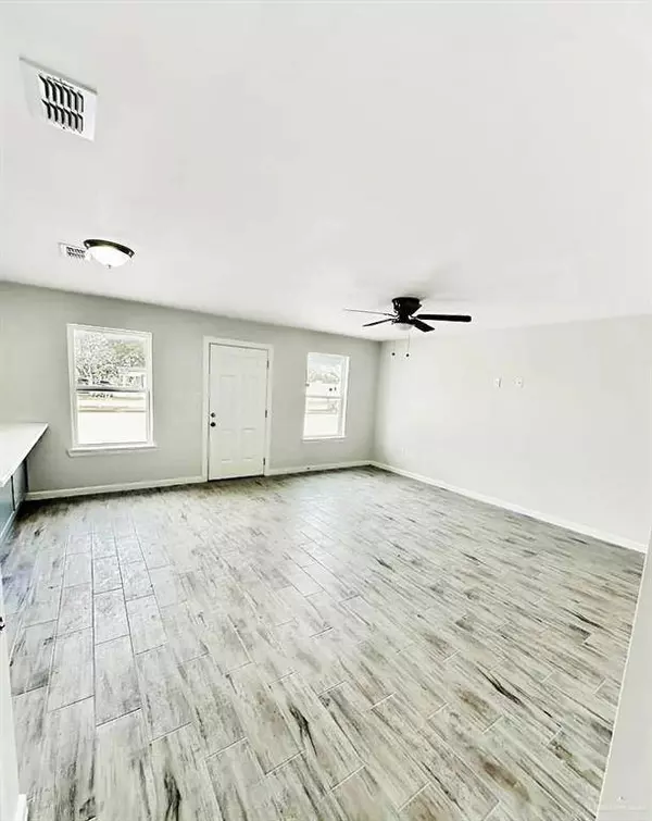 925 N Iowa AVE, Brownsville, TX 78521