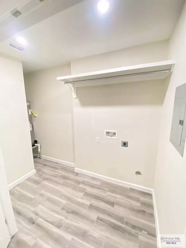 5048 Mckenzie Ln., Brownsville, TX 78521