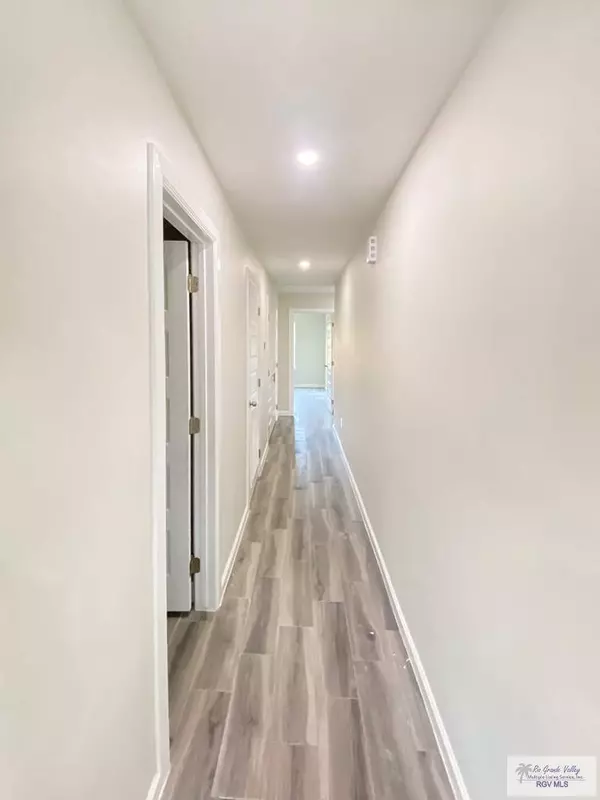 5042 Mckenzie Ln., Brownsville, TX 78521