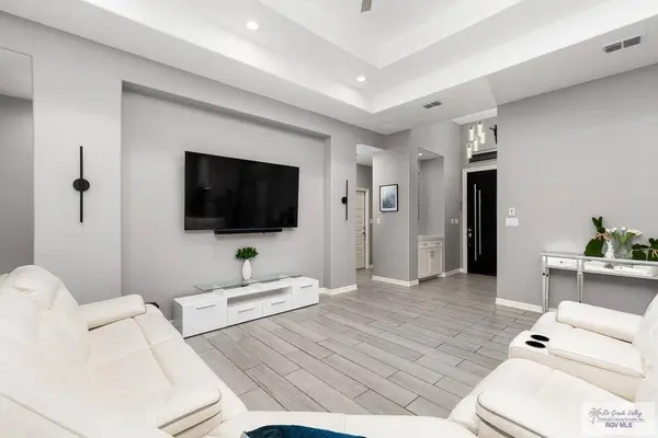 6854 Woodstock Dr., Brownsville, TX 78526