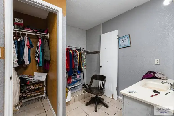 7121 Laguna Madre Dr., Brownsville, TX 78521