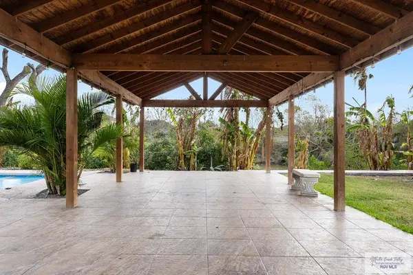 7121 Laguna Madre Dr., Brownsville, TX 78521