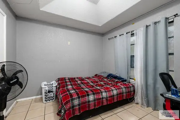 7121 Laguna Madre Dr., Brownsville, TX 78521