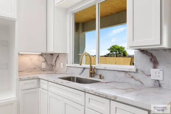 9517 Lake John, Los Fresnos, TX 78566