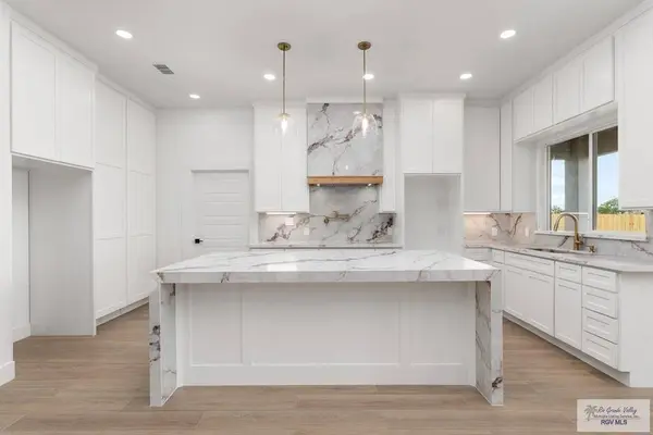 9517 Lake John, Los Fresnos, TX 78566