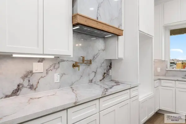 9517 Lake John, Los Fresnos, TX 78566