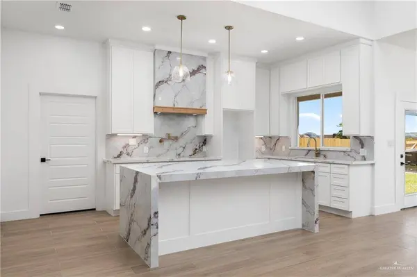 9517 Lake John CT, Los Fresnos, TX 78566