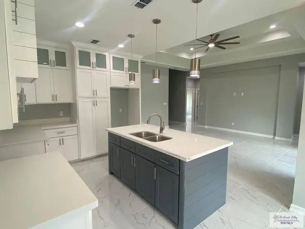 6160 Dakota Garden Cir, Brownsville, TX 78521