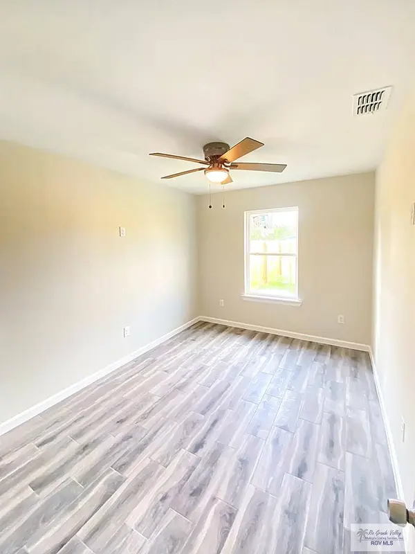 5084 Mckenzie Ln., Brownsville, TX 78521