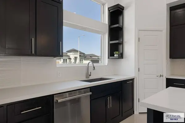 9513 Lake John, Los Fresnos, TX 78566