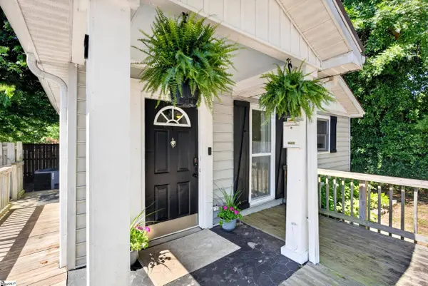 7 Burns Circle, Greenville, SC 29605