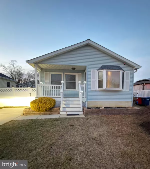 12 JUNIPER AVE, Somerdale, NJ 08083