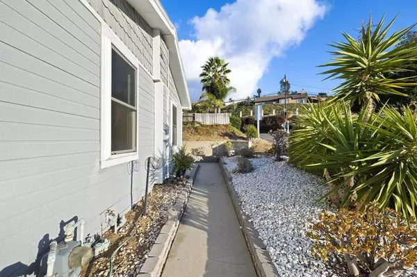 12694 Jackson Heights DR, El Cajon, CA 92021