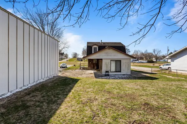 204 W Meade ST, White Heath, IL 61884