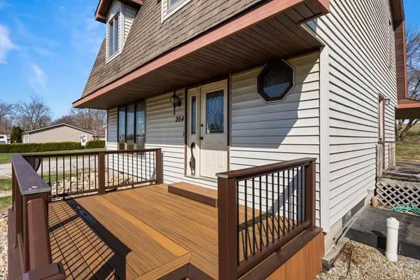 204 W Meade ST, White Heath, IL 61884