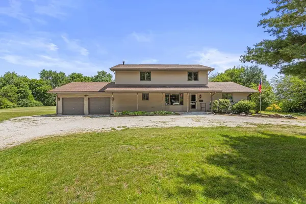 403 Woodworth DR, Tolono, IL 61880