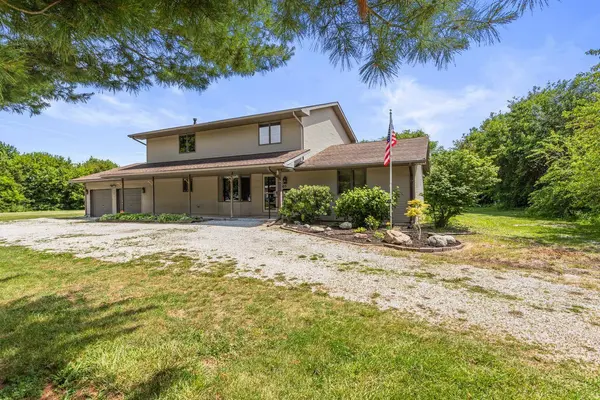 403 Woodworth DR, Tolono, IL 61880