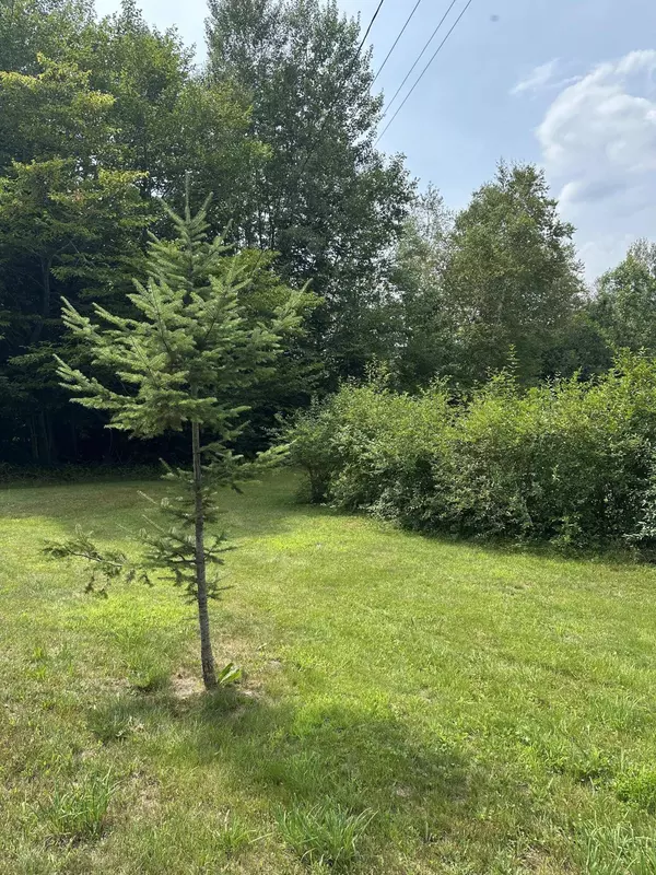 688 Industry Road RD, Farmington, ME 04938