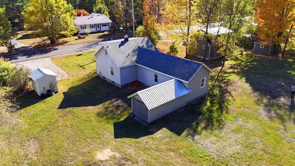 130 Holley RD, Farmington, ME 04938