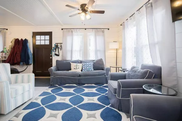 130 Holley RD, Farmington, ME 04938