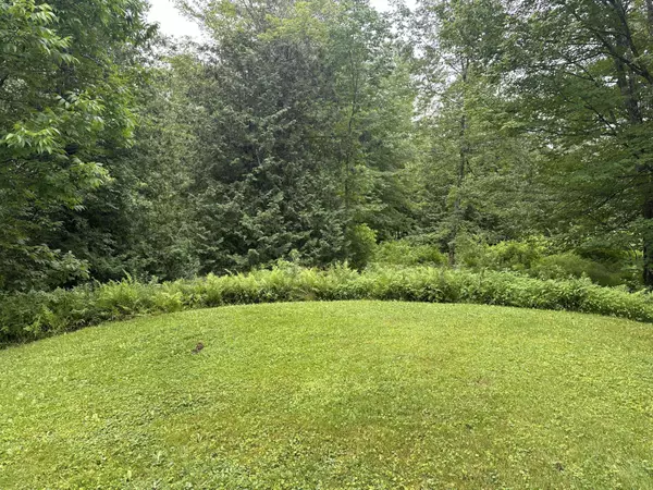 118 Corson LN, Farmington, ME 04938