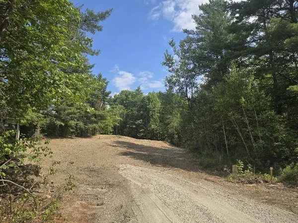 836 Farmington Falls RD, Farmington, ME 04938