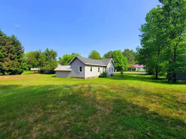 130 Holley RD, Farmington, ME 04938