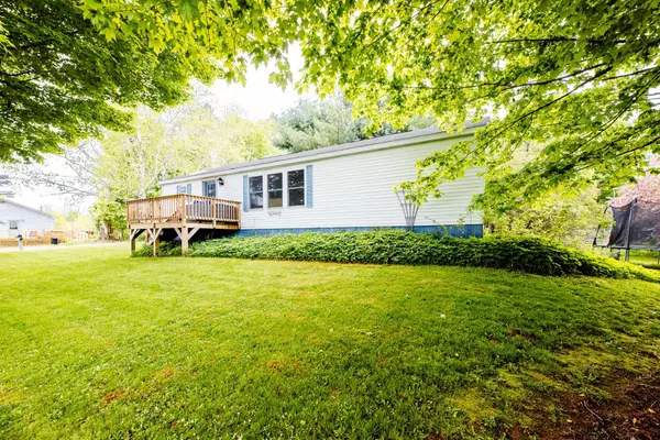 103 Twin Birches LN, Farmington, ME 04938