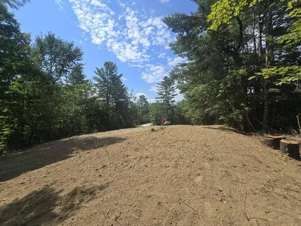 836 Farmington Falls RD, Farmington, ME 04938