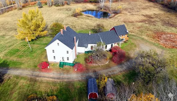 449 Holley RD, Farmington, ME 04938