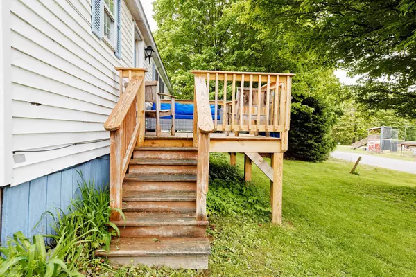 103 Twin Birches LN, Farmington, ME 04938