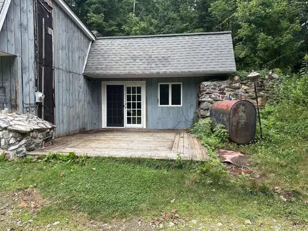 118 Corson LN, Farmington, ME 04938