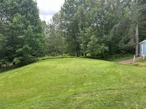 118 Corson LN, Farmington, ME 04938