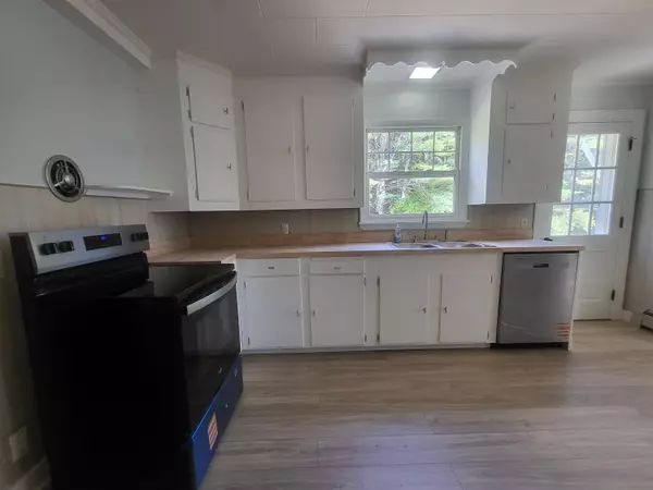 505 Fairbanks RD, Farmington, ME 04938