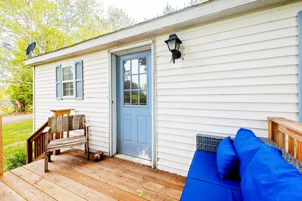 103 Twin Birches LN, Farmington, ME 04938